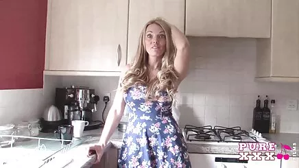 Bir bıçak yerlipornofilmi var