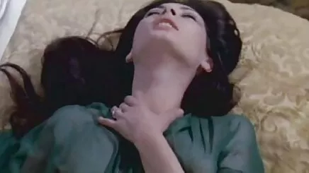 Gözlüklü yerli seks filmi izle sarışın gf