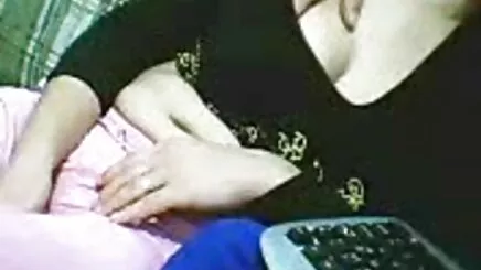 Kıllı ve yerli porno film izle sıcak anne charm