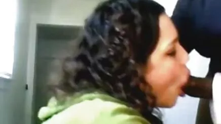 Çift göğüsleri yerli sekreter porno ve büyük göğüsleri gösterir