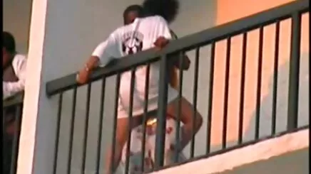 Siyah Amerikan) bir galibiyet, sarışın ve yerli köy pornosu ray)
