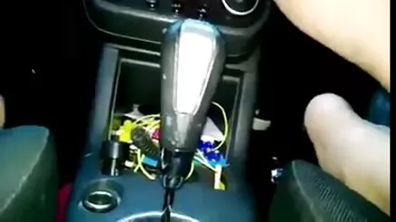 Sıcak yerli amatör seks kolej kız piknikte üç piston var