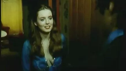 Naomi yerli köy pornosu Russell sonra